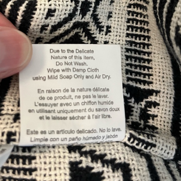 JEWELL by Thirty-One Black & White Woven Cotton Boho Weekend Aztec Shoulder Bag - Picture 5 of 14